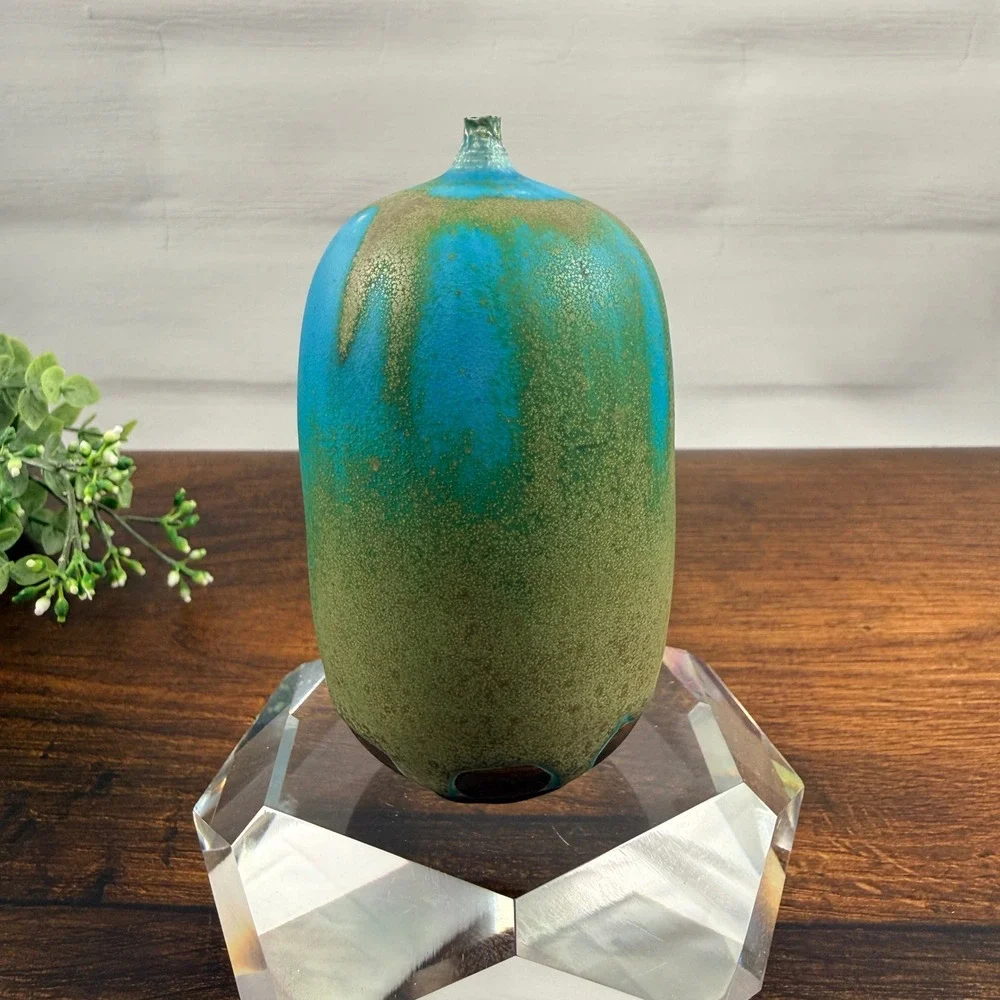 Rose Cabat Feelie Studio Pottery Vase Turquoise Green Crystalline Glaze Signed